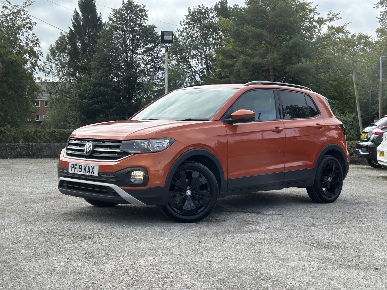 Used Volkswagen T-Cross 2019 for sale - 76369270: Photo 2