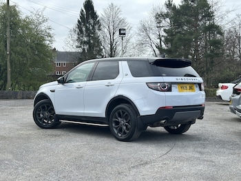 Used Land Rover Discovery Sport 2019 for sale - 77997268: Photo