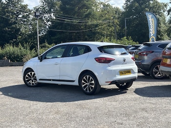Used Renault Clio 2023 for sale - 79386184: Photo