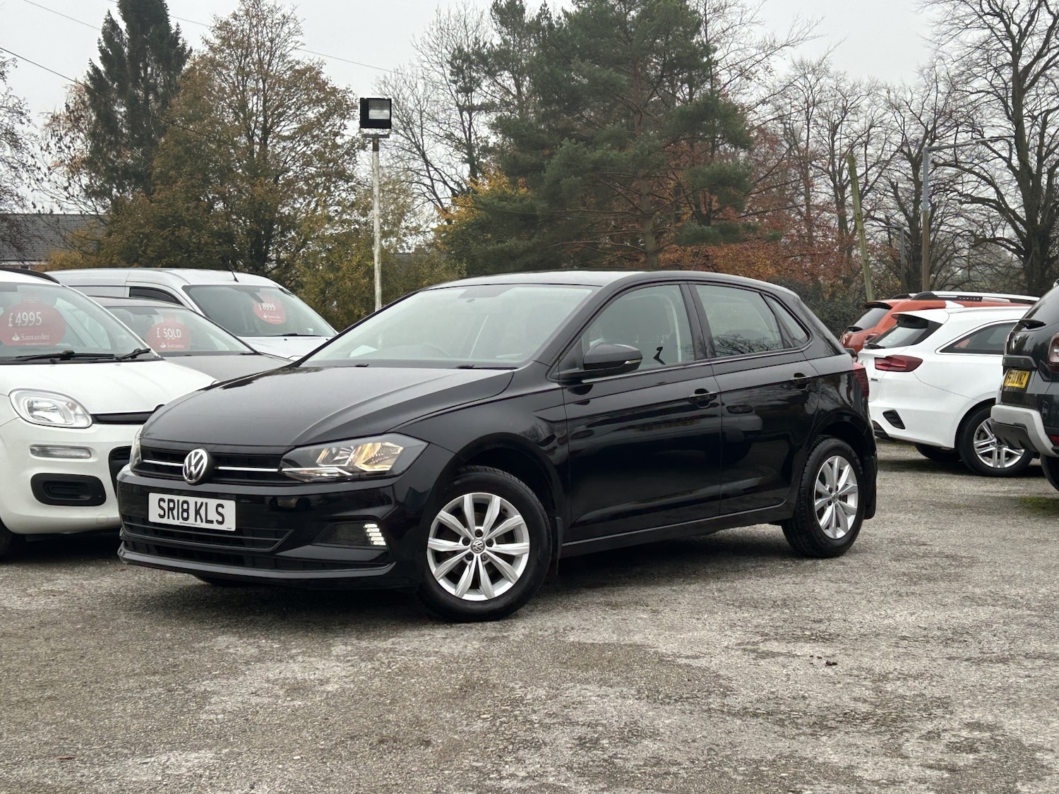 Used Volkswagen Polo 2018 for sale - 76510870: Photo 2