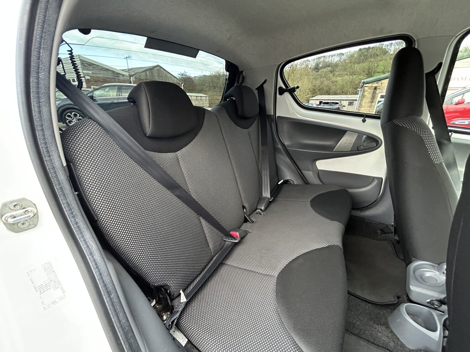 Used Toyota AYGO 2011 for sale - 77735823: Photo 8