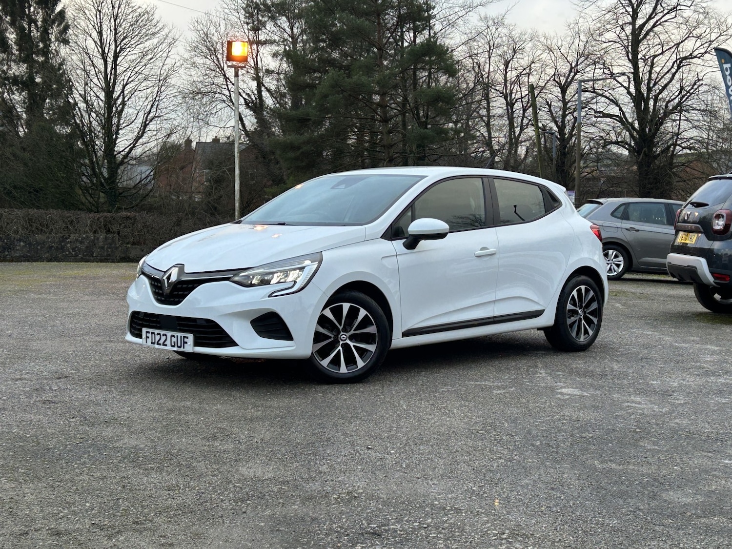 Used Renault Clio 2022 for sale - 77228244: Photo 2