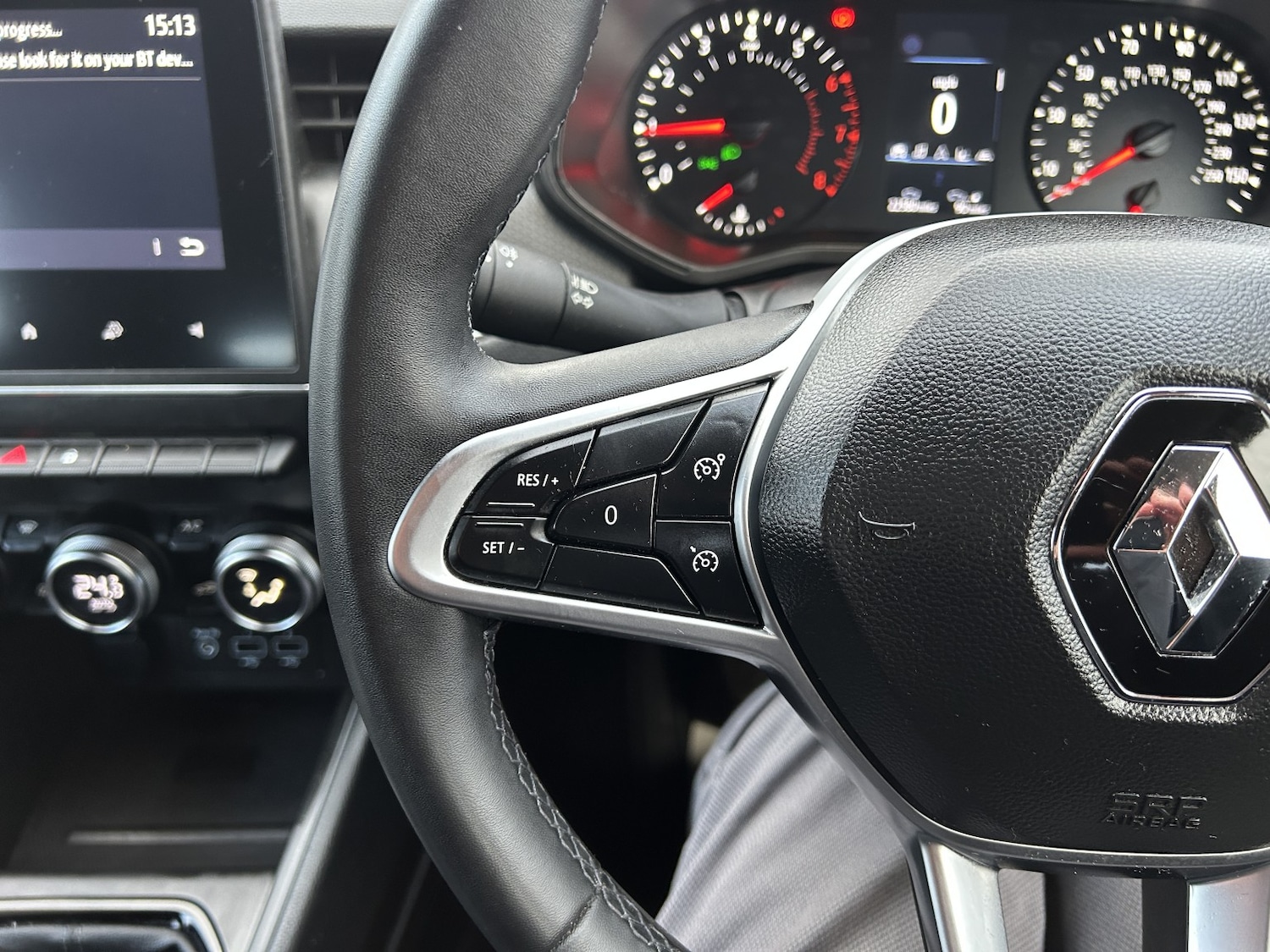 Used Renault Clio 2022 for sale - 77228244: Photo 23