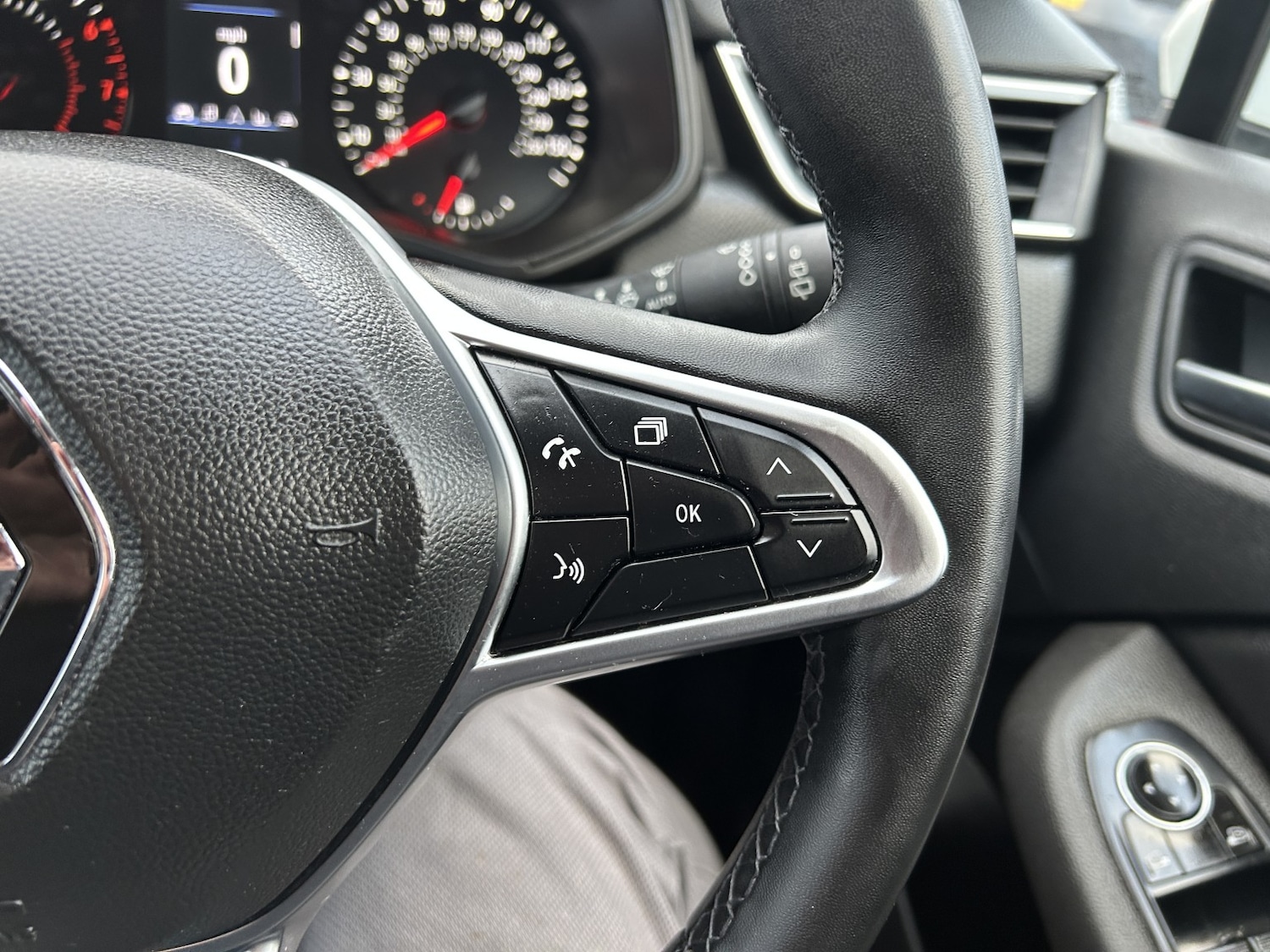 Used Renault Clio 2022 for sale - 77228244: Photo 24