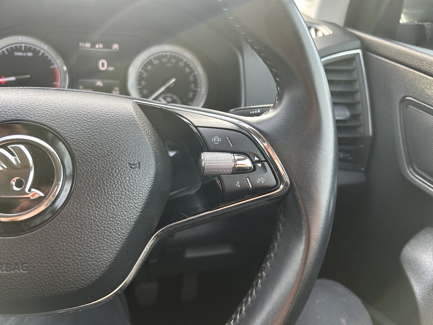 Used Skoda Karoq 2021 for sale - 76836950: Photo 25