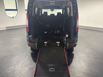 Used Ford Grand Tourneo Connect 2016 for sale - 79267257: Photo