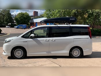 Used Toyota Voxy 2015 for sale - 79743715: Photo