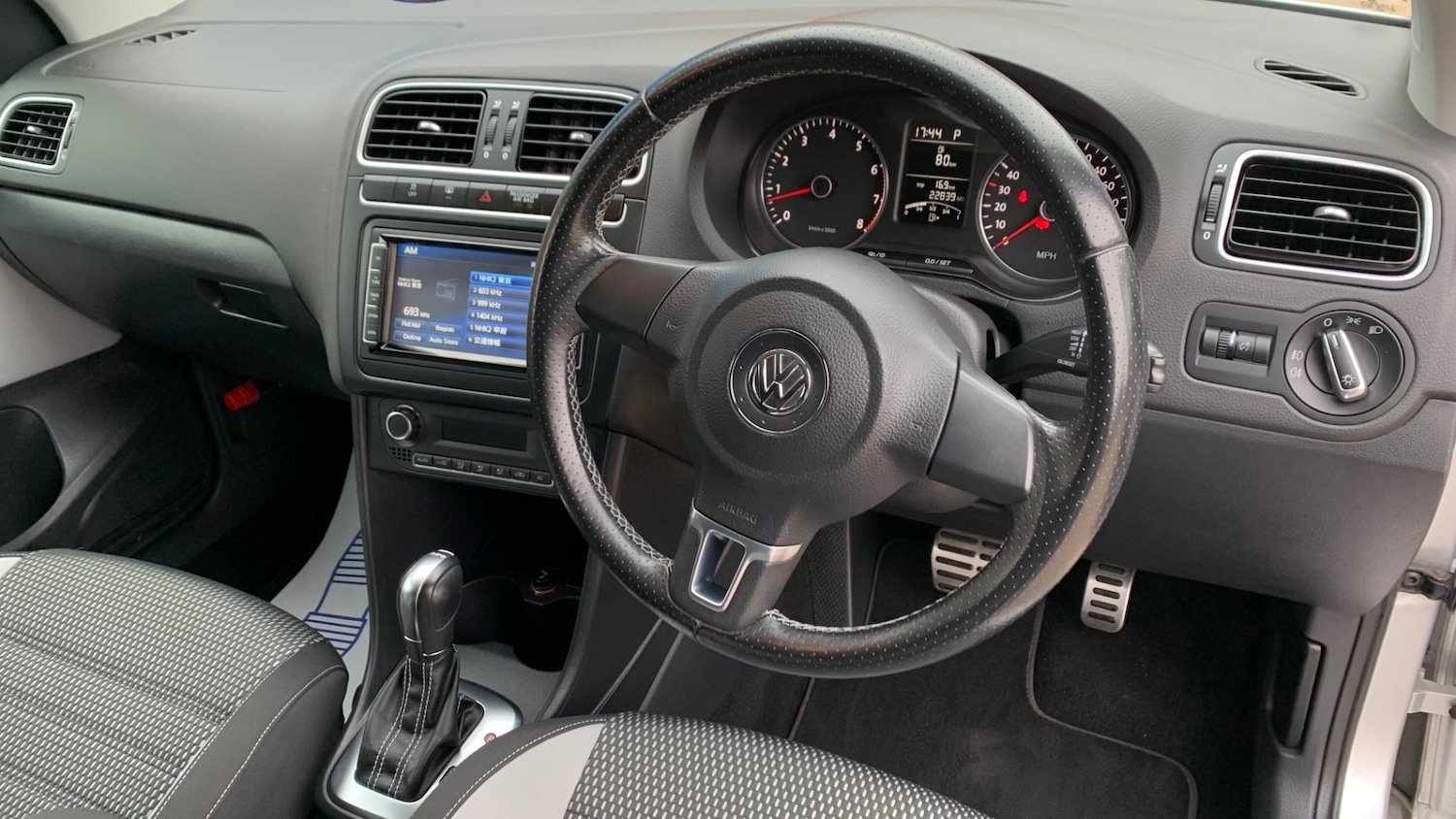 Used Volkswagen Polo 2013 for sale - 76320464: Photo 13