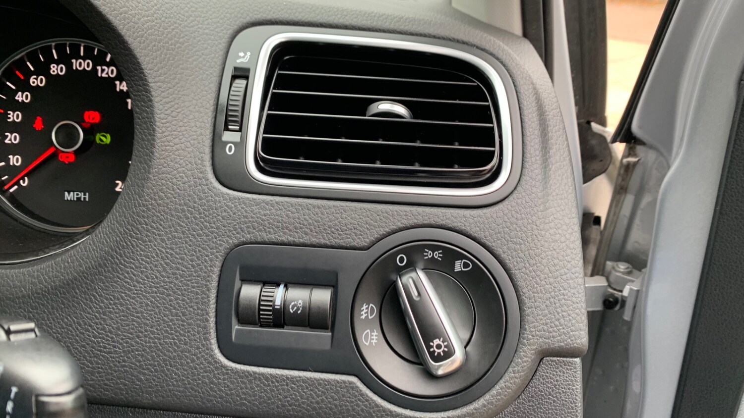 Used Volkswagen Polo 2013 for sale - 76320464: Photo 89