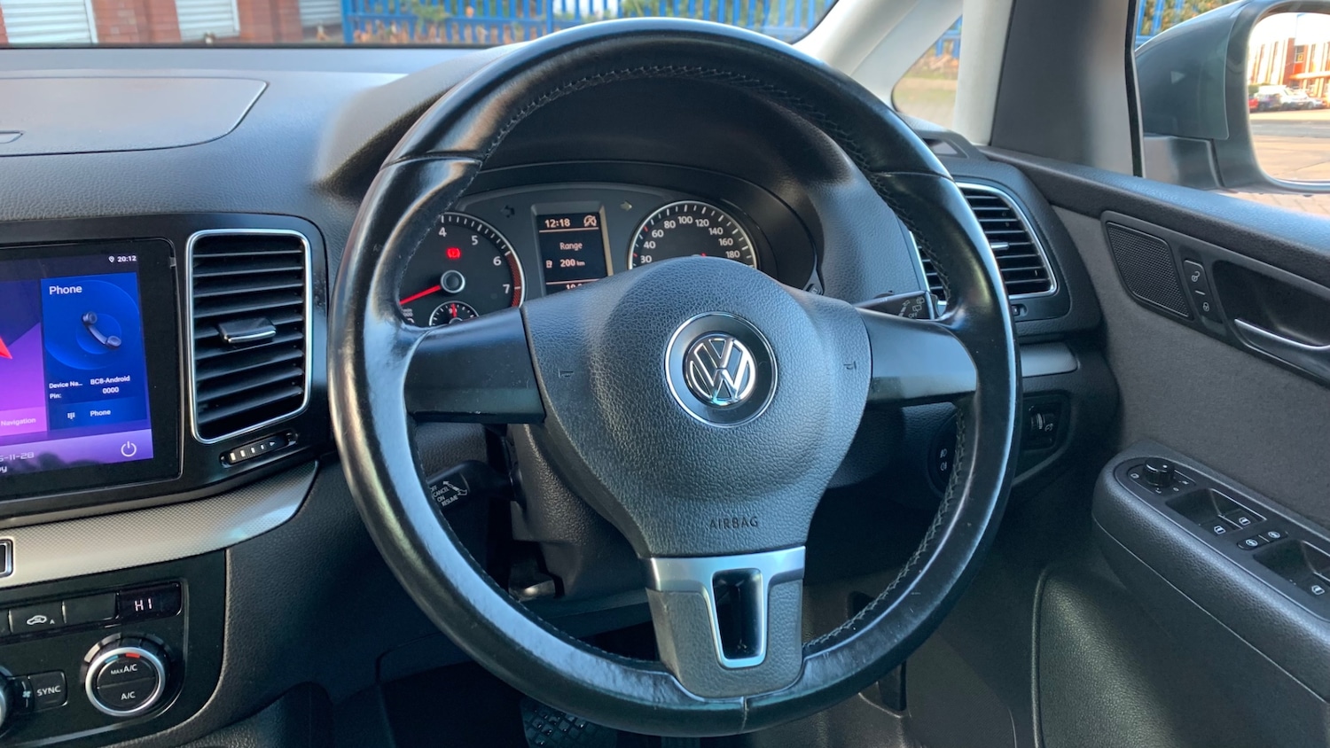 Used Volkswagen Sharan 2013 for sale - 76776545: Photo 77