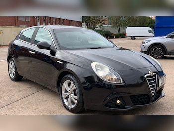 2011 (11) - 1.6 JTDM-2 Lusso 5dr