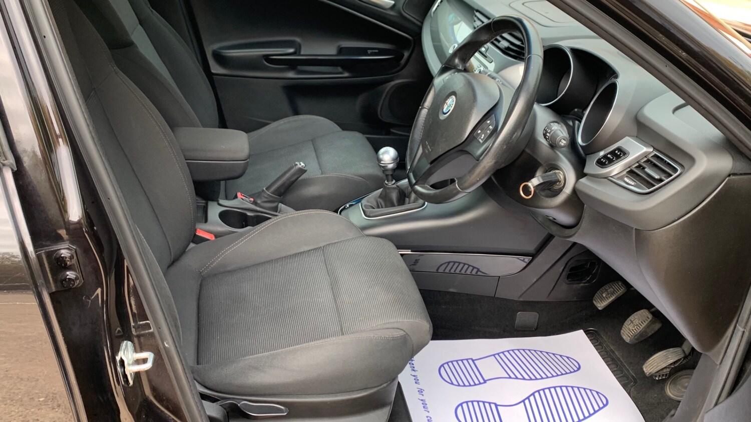 Alfa Romeo Giulietta 2011 (11) - 1.6 JTDM-2 Lusso 5dr - Image 24