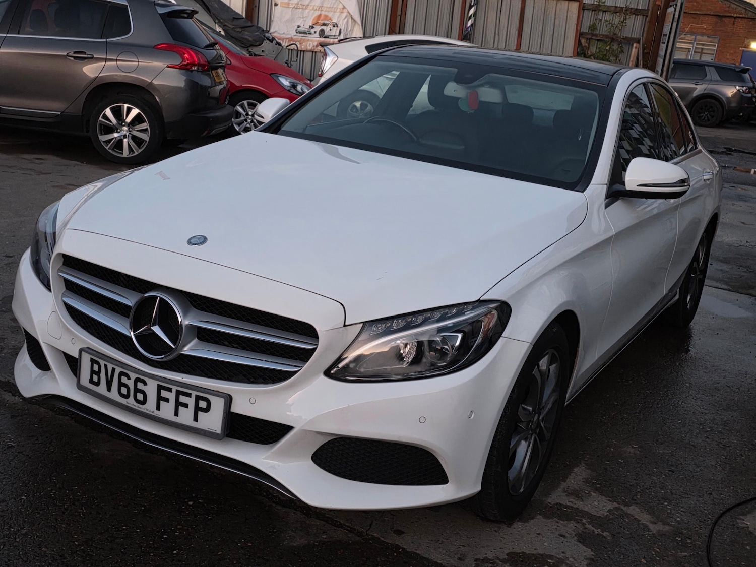 Used Mercedes-Benz C Class 2016 for sale - 76488449: Photo 4