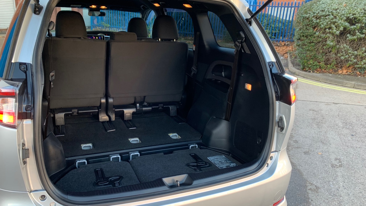 Used Toyota Estima 2019 for sale - 76672988: Photo 56