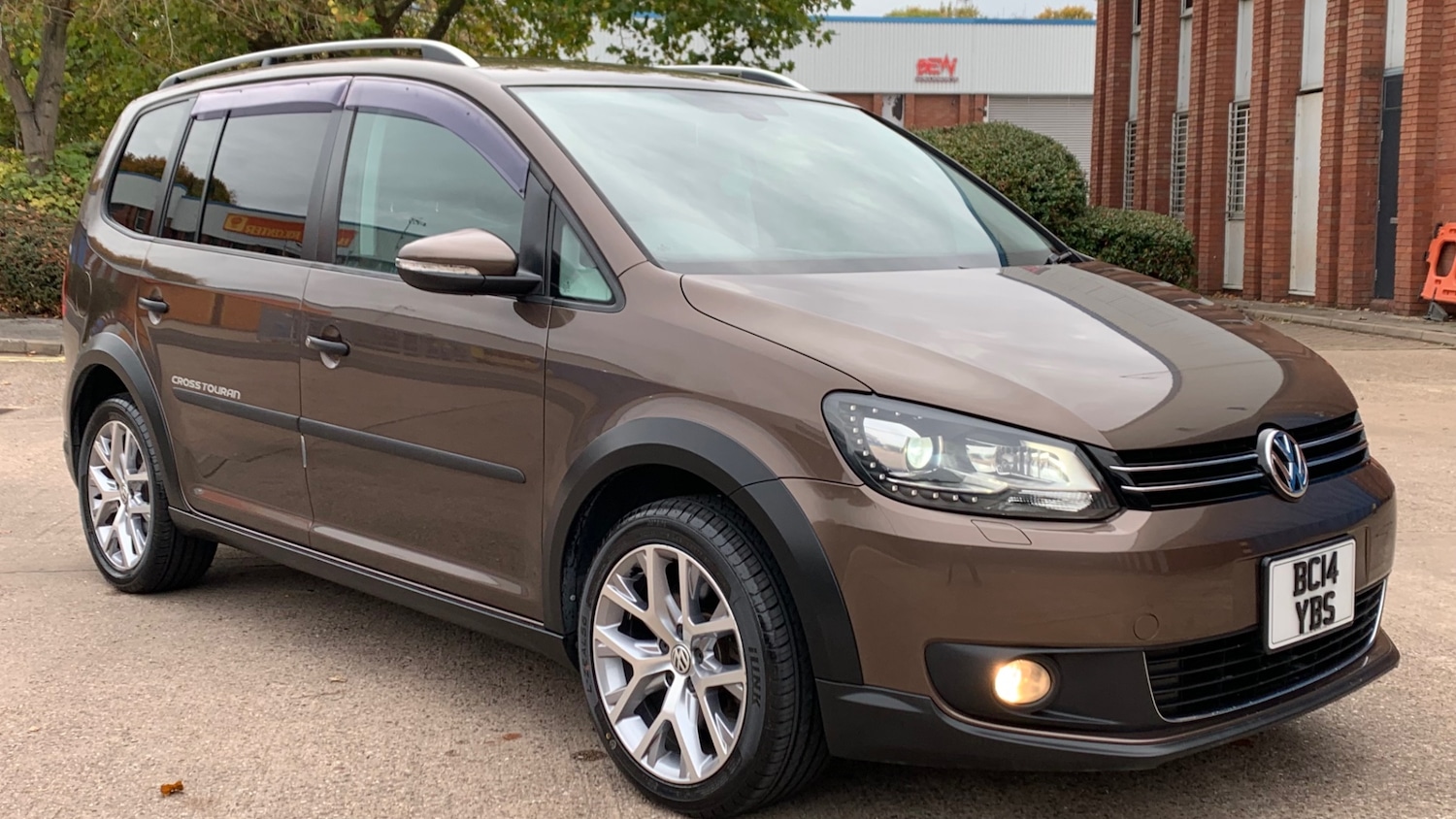 Used Volkswagen Touran 2025 for sale - 76374057: Photo 1
