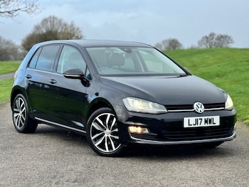 Used Volkswagen Golf 2017 for sale - 78654749: Photo