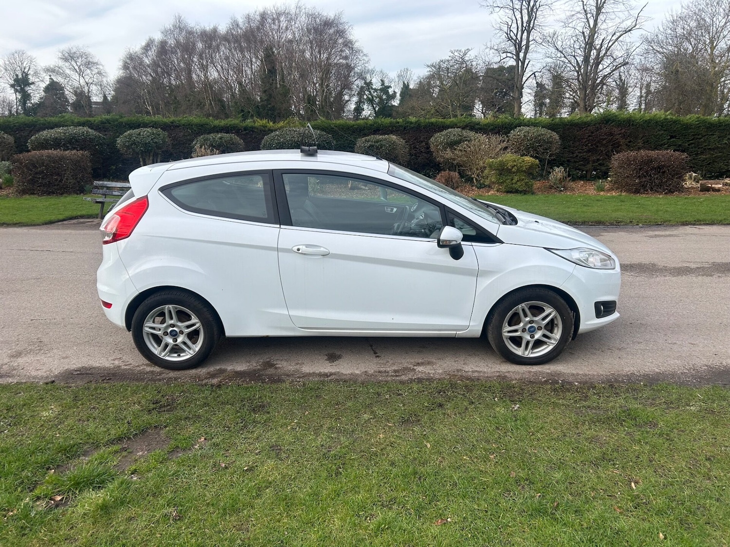 Used Ford Fiesta 2013 for sale - 77589901: Photo 2