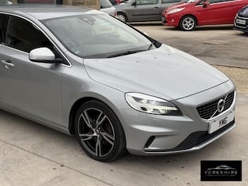 Used Volvo V40 2018 for sale - 79676558: Photo