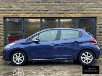 Used Peugeot 208 2015 for sale - 79652887: Photo