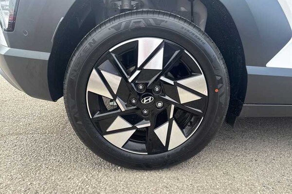 Used Hyundai KONA 2025 for sale - 76062557: Photo 10