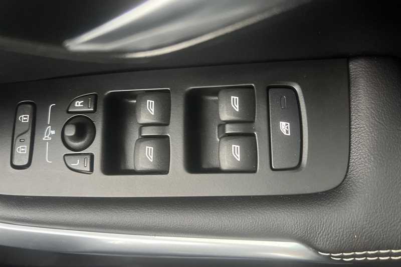 Used Volvo V40 2019 for sale - 78222366: Photo 16