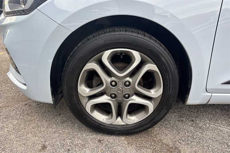 Used Hyundai i20 2019 for sale - 76443568: Photo 9