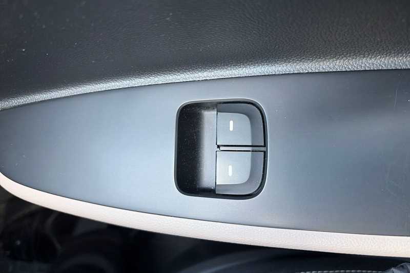 Used Hyundai i10 2015 for sale - 77844409: Photo 16