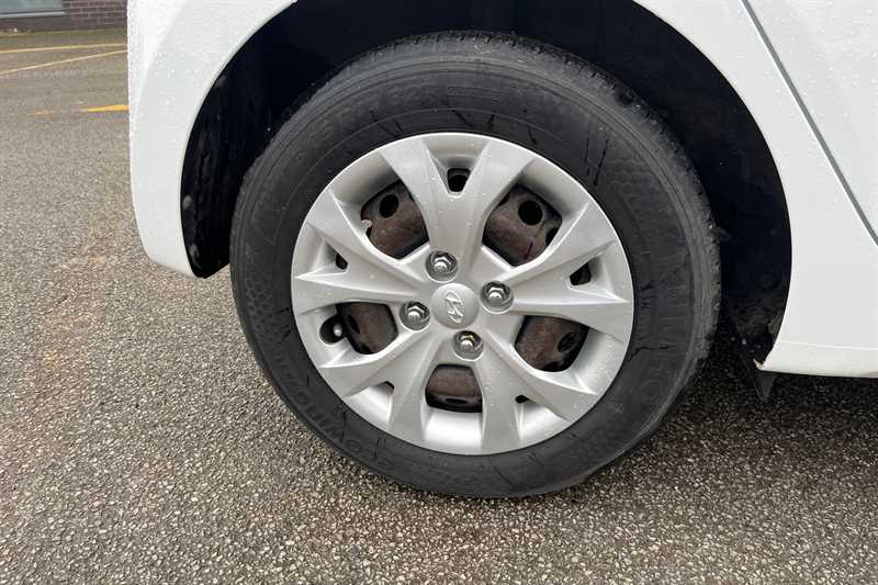 Used Hyundai i10 2016 for sale - 77712717: Photo 9