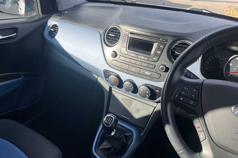 Used Hyundai i10 2014 for sale - 76448374: Photo 14