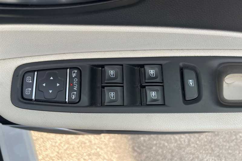 Used Renault Captur 2019 for sale - 76252227: Photo 16