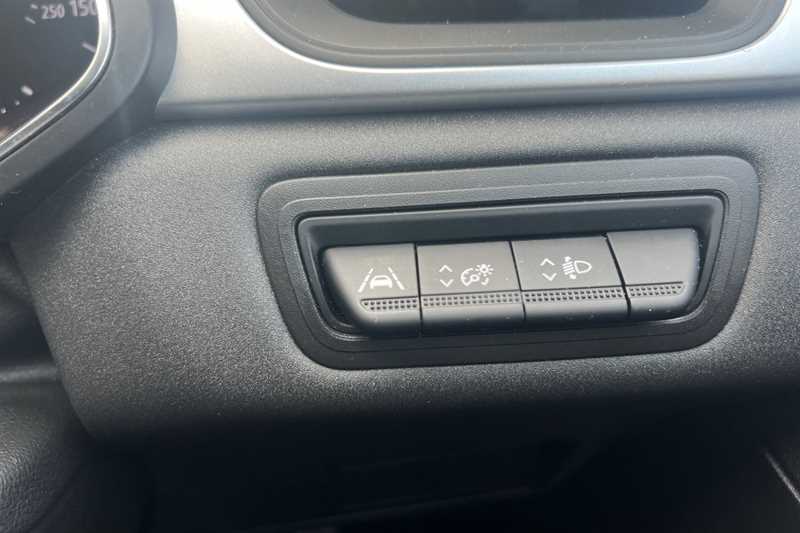 Used Renault Captur for sale - 76756440: Photo 39