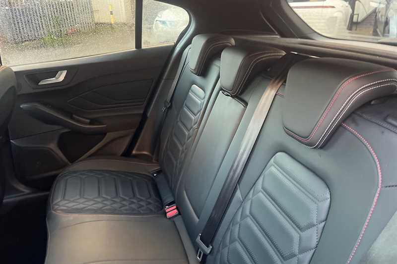 Used Ford Focus for sale - 76756660: Photo 24