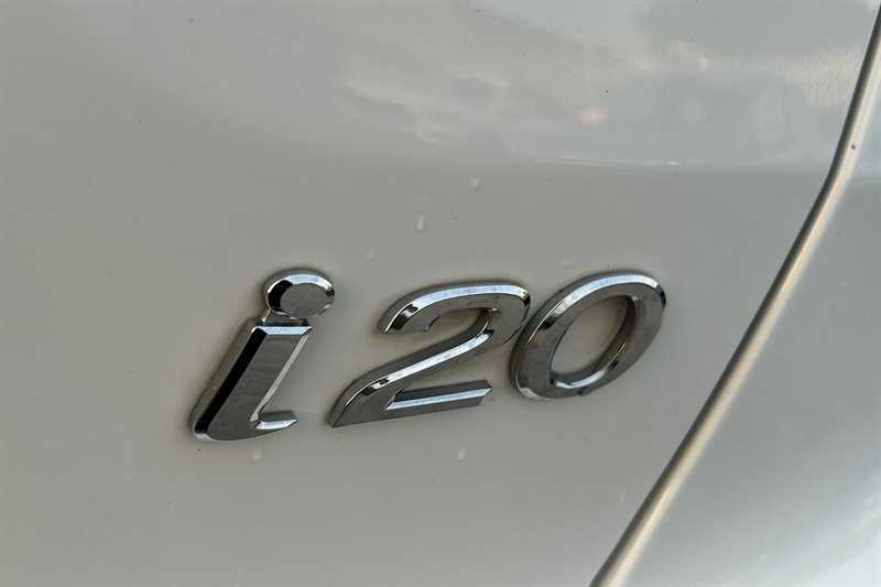 Used Hyundai i20 2018 for sale - 76401779: Photo 30