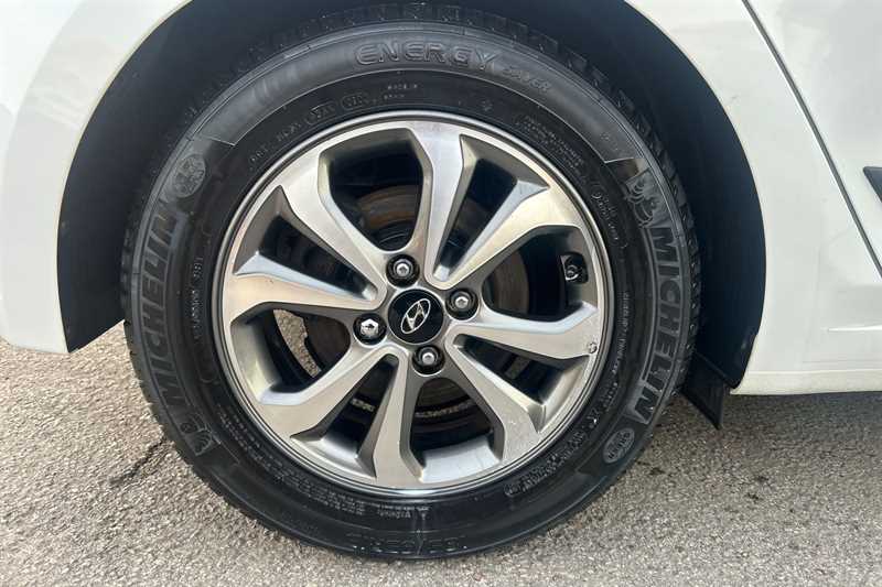 Used Hyundai i20 2018 for sale - 76401779: Photo 9