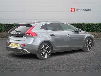 Used Volvo V40 2019 for sale - 78339211: Photo