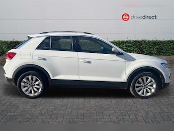 Used Volkswagen T-Roc 2021 for sale - 76155223: Photo
