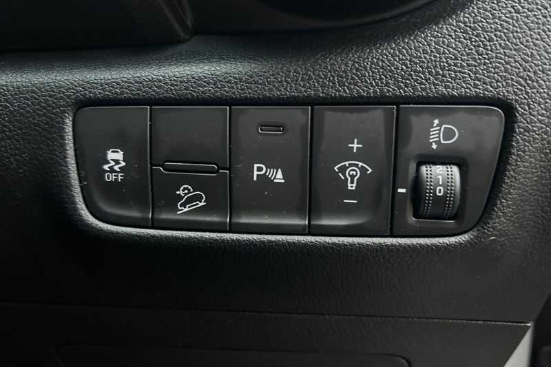 Used Hyundai KONA 2023 for sale - 76516459: Photo 41