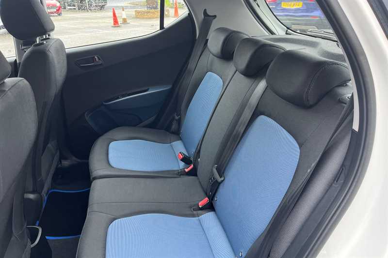 Used Hyundai i10 2016 for sale - 77700433: Photo 24