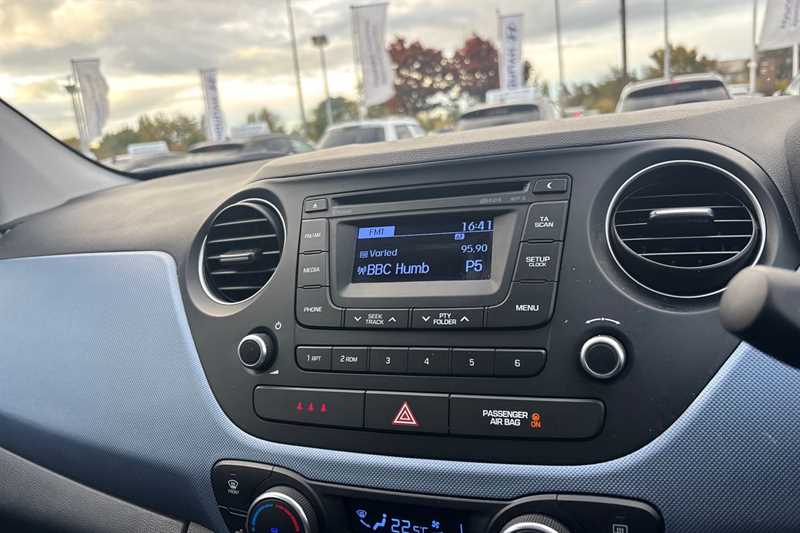 Used Hyundai i10 2016 for sale - 76504123: Photo 19