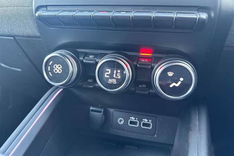 Used Renault Clio 2024 for sale - 76956301: Photo 15