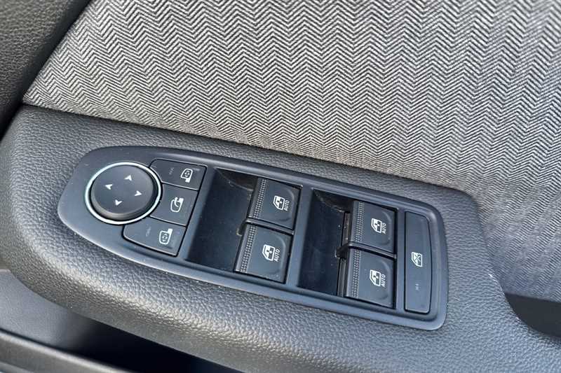 Used Renault Clio 2024 for sale - 76956301: Photo 16