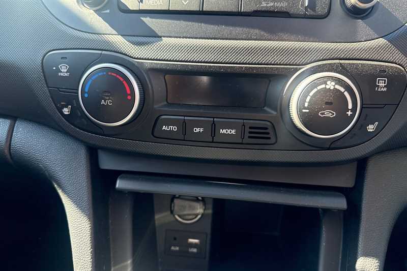 Used Hyundai i10 2018 for sale - 78137839: Photo 15