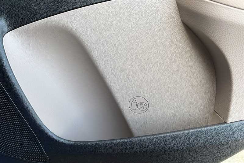 Used Hyundai i10 2015 for sale - 77801022: Photo 40