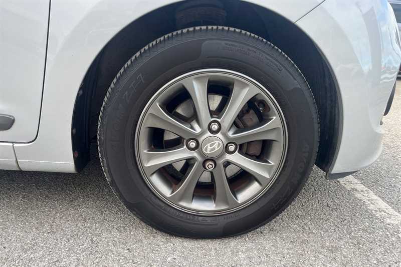 Used Hyundai i10 2014 for sale - 76490083: Photo 11