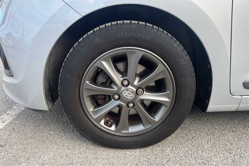 Used Hyundai i10 2014 for sale - 76490083: Photo 12