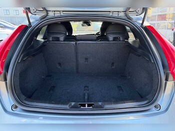 Used Volvo V40 2019 for sale - 78142627: Photo