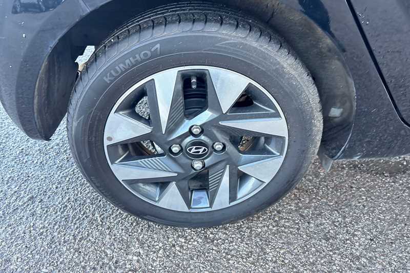 Used Hyundai i10 2023 for sale - 76761353: Photo 2