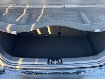 Used Hyundai i10 2023 for sale - 76761353: Photo