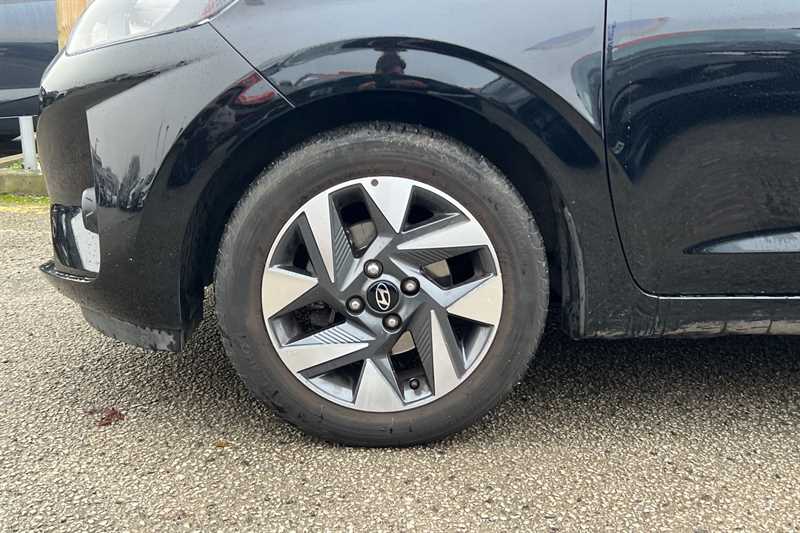 Used Hyundai i10 2023 for sale - 76805619: Photo 9