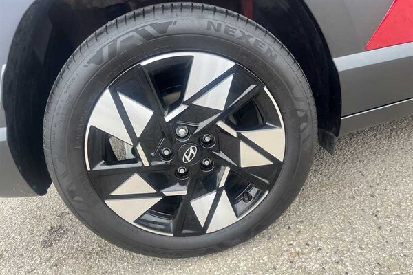 Used Hyundai KONA 2024 for sale - 76272725: Photo 12